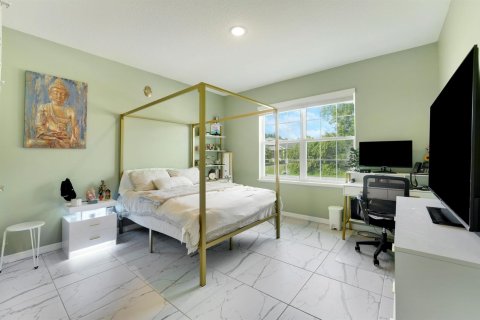 Villa ou maison à vendre à Port St. Lucie, Floride: 4 chambres, 191.94 m2 № 2083079 - photo 16