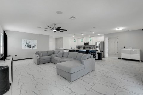 Villa ou maison à vendre à Port St. Lucie, Floride: 4 chambres, 191.94 m2 № 2083079 - photo 21