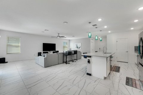 Villa ou maison à vendre à Port St. Lucie, Floride: 4 chambres, 191.94 m2 № 2083079 - photo 22