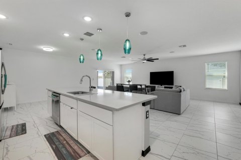 Villa ou maison à vendre à Port St. Lucie, Floride: 4 chambres, 191.94 m2 № 2083079 - photo 25