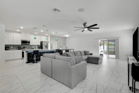 Villa ou maison à vendre à Port St. Lucie, Floride: 4 chambres, 191.94 m2 № 2083079 - photo 20