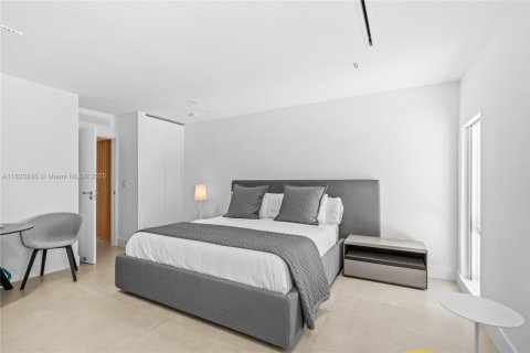 Купить виллу или дом в Серфсайд, Флорида 4 спальни, 210.61м2, № 1958449 - фото 12