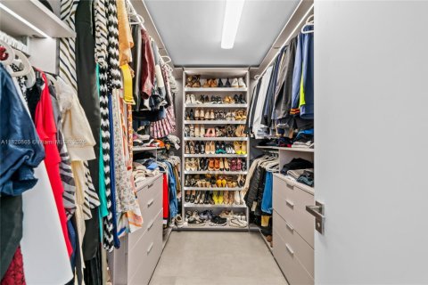 Купить виллу или дом в Серфсайд, Флорида 4 спальни, 210.61м2, № 1958449 - фото 14