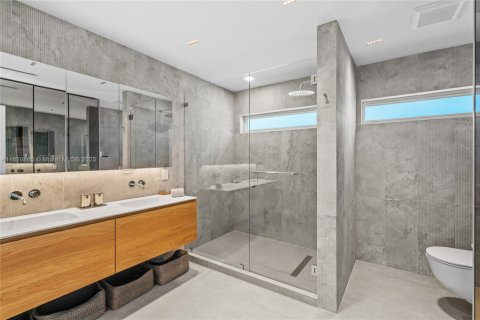 Купить виллу или дом в Серфсайд, Флорида 4 спальни, 210.61м2, № 1958449 - фото 15