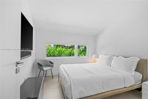 Купить виллу или дом в Серфсайд, Флорида 4 спальни, 210.61м2, № 1958449 - фото 19