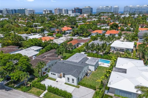 Купить виллу или дом в Серфсайд, Флорида 4 спальни, 210.61м2, № 1958449 - фото 3