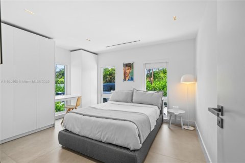 Купить виллу или дом в Серфсайд, Флорида 4 спальни, 210.61м2, № 1958449 - фото 22