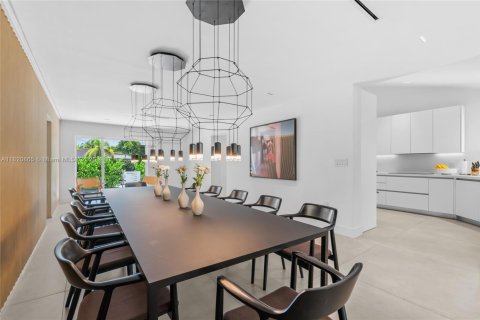 Купить виллу или дом в Серфсайд, Флорида 4 спальни, 210.61м2, № 1958449 - фото 2