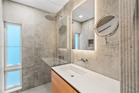 Купить виллу или дом в Серфсайд, Флорида 4 спальни, 210.61м2, № 1958449 - фото 28