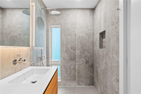 Купить виллу или дом в Серфсайд, Флорида 4 спальни, 210.61м2, № 1958449 - фото 25