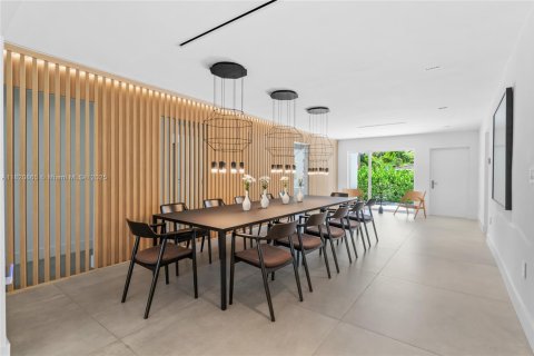 Купить виллу или дом в Серфсайд, Флорида 4 спальни, 210.61м2, № 1958449 - фото 5