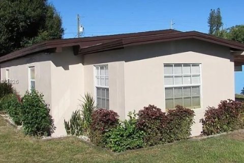 Casa en Fort Myers, Florida 2 dormitorios, 74.88 m2 № 2152618