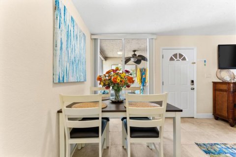 Copropriété à vendre à Sarasota, Floride: 2 chambres, 89.74 m2 № 2383715 - photo 22