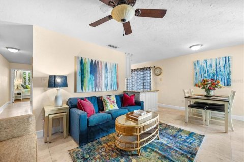 Copropriété à vendre à Sarasota, Floride: 2 chambres, 89.74 m2 № 2383715 - photo 12
