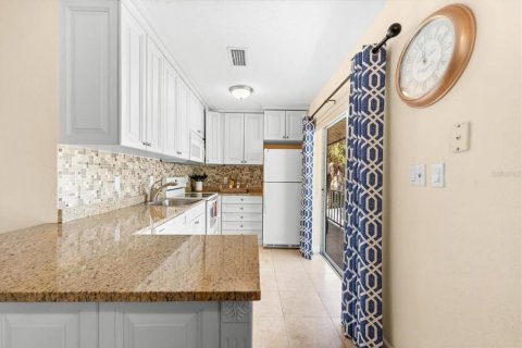 Copropriété à vendre à Sarasota, Floride: 2 chambres, 89.74 m2 № 2383715 - photo 26