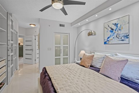 Condominio en venta en Sunny Isles Beach, Florida, 3 dormitorios, 117.43 m2 № 2183926 - foto 25