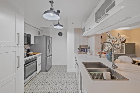 Condominio en venta en Sunny Isles Beach, Florida, 3 dormitorios, 117.43 m2 № 2183926 - foto 15