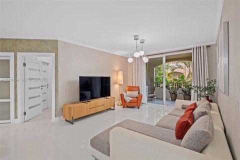 Condominio en venta en Sunny Isles Beach, Florida, 3 dormitorios, 117.43 m2 № 2183926 - foto 4