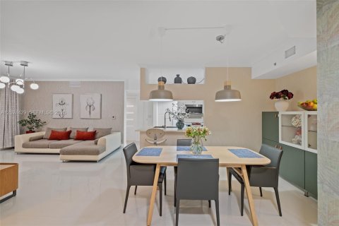 Condominio en venta en Sunny Isles Beach, Florida, 3 dormitorios, 117.43 m2 № 2183926 - foto 11
