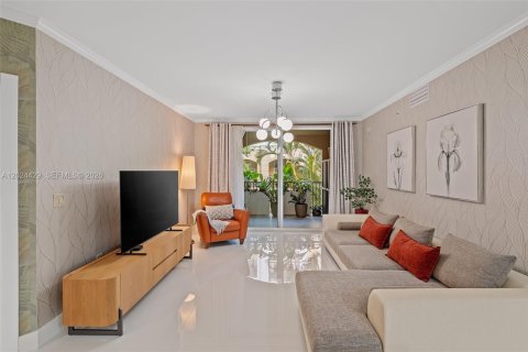 Condominio en Sunny Isles Beach, Florida, 3 dormitorios  № 2183926