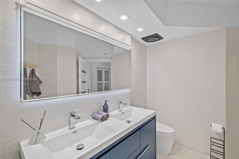 Condominio en venta en Sunny Isles Beach, Florida, 3 dormitorios, 117.43 m2 № 2183926 - foto 22