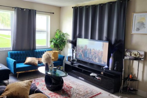 Copropriété à louer à Lauderhill, Floride: 2 chambres, 88.26 m2 № 1960801 - photo 2