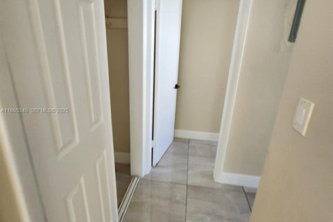 Copropriété à louer à Lauderhill, Floride: 2 chambres, 88.26 m2 № 1960801 - photo 9