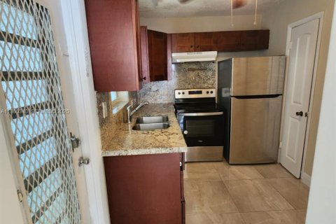 Copropriété à louer à Lauderhill, Floride: 2 chambres, 88.26 m2 № 1960801 - photo 8