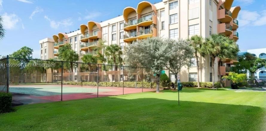 Condominio en Miami, Florida, 1 dormitorio  № 2055610