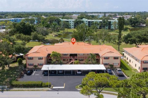 Condo à Saint Petersburg, Floride, 2 chambres  № 2232126