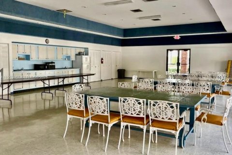 Condo in Dania Beach, Florida, 1 bedroom  № 2008798 - photo 24