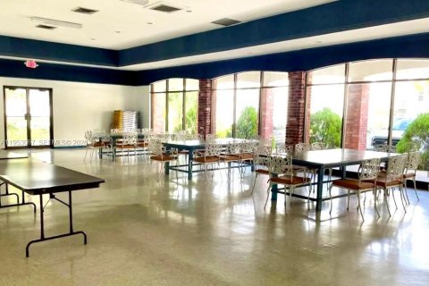 Condo in Dania Beach, Florida, 1 bedroom  № 2008798 - photo 15