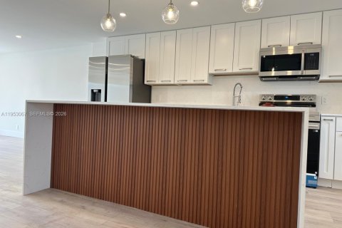 Condo in Dania Beach, Florida, 1 bedroom  № 2008798 - photo 4