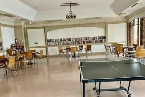 Condo in Dania Beach, Florida, 1 bedroom  № 2008798 - photo 23