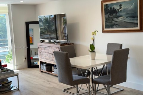 Condo in Dania Beach, Florida, 1 bedroom  № 2008798 - photo 8