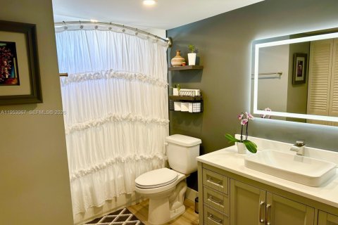 Condo in Dania Beach, Florida, 1 bedroom  № 2008798 - photo 14
