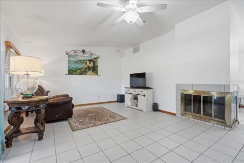 Villa ou maison à vendre à Edgewater, Floride: 4 chambres, 208.1 m2 № 2437170 - photo 15