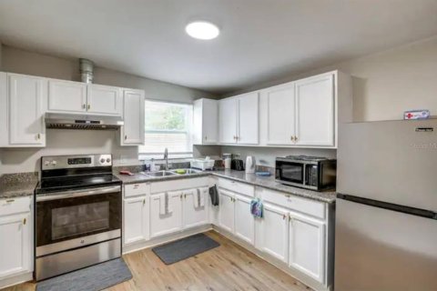 House in Winter Haven, Florida 3 bedrooms, 107.02 sq.m. № 1444839 - photo 11