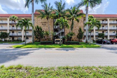 Commercial property in Sunrise, Florida № 2343007