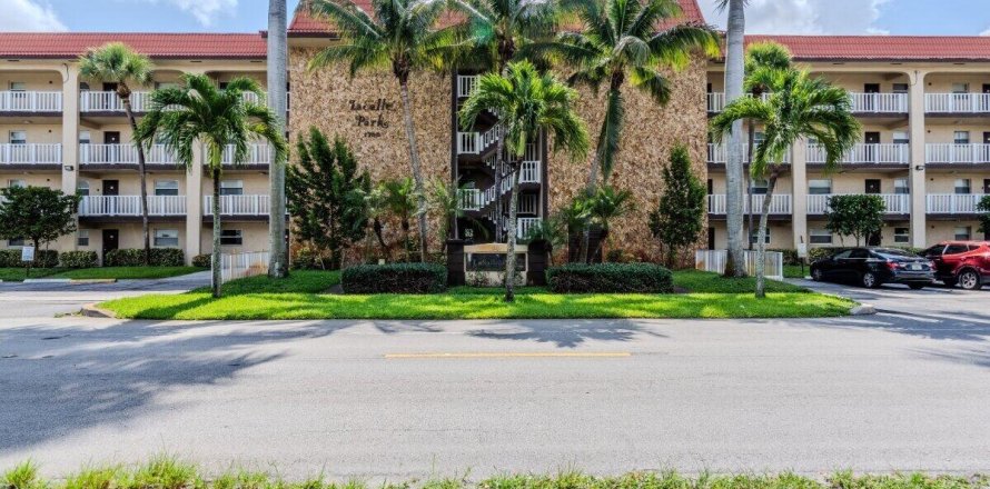 Propiedad comercial en Sunrise, Florida № 2343007