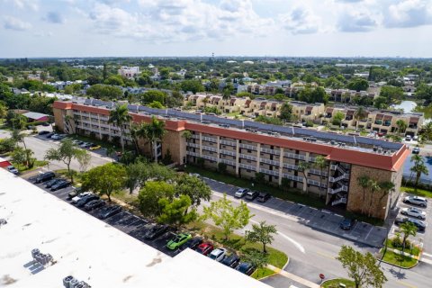 Propiedad comercial en venta en Sunrise, Florida № 2343007 - foto 2