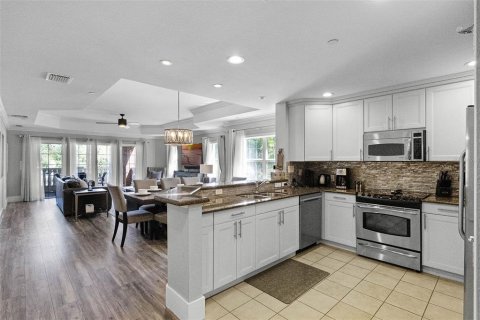 Condo in Four Corners, Florida, 3 bedrooms  № 1551676 - photo 9