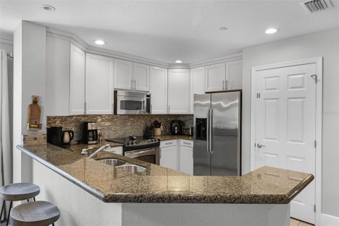 Condo in Four Corners, Florida, 3 bedrooms  № 1551676 - photo 11
