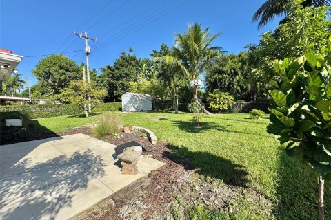 House in Miami, Florida 4 bedrooms, 193.14 sq.m. № 1948587 - photo 14