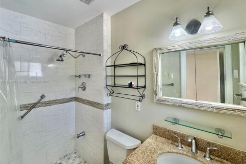 House in Miami, Florida 4 bedrooms, 193.14 sq.m. № 1948587 - photo 6
