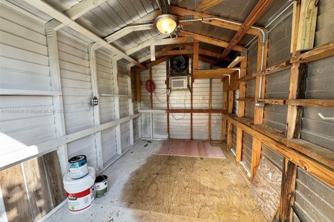 Casa en venta en Miami, Florida, 4 dormitorios, 193.14 m2 № 1948587 - foto 17