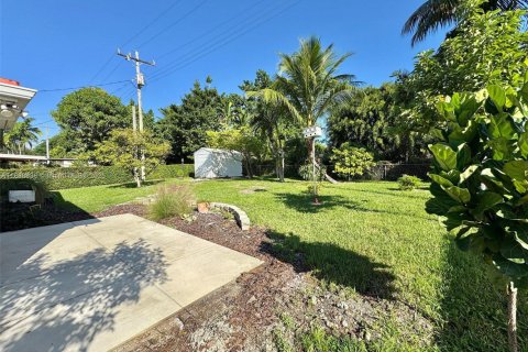 Casa en venta en Miami, Florida, 4 dormitorios, 193.14 m2 № 1948587 - foto 16