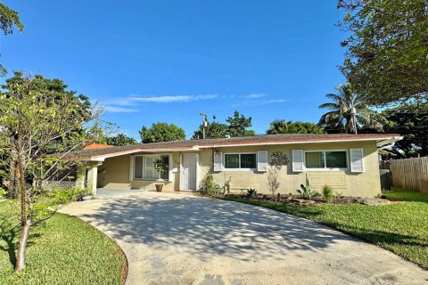 House in Miami, Florida 4 bedrooms, 193.14 sq.m. № 1948587 - photo 1