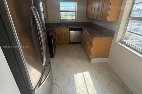 Снять в аренду кондоминиум в Майами, Флорида 2 спальни, 103.68м2, № 1966939 - фото 23