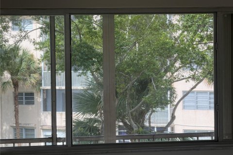 Снять в аренду кондоминиум в Майами, Флорида 2 спальни, 103.68м2, № 1966939 - фото 9